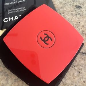 Chanel compact mirror premiere dame